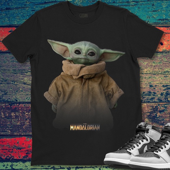 The Child Baby Yoda The Mandalorian Star Wars Graphic Unisex Gift T-Shirt - Picture 1 of 2